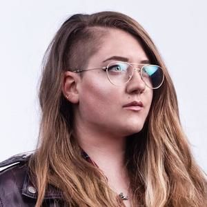 Meet your Posher, Emilia